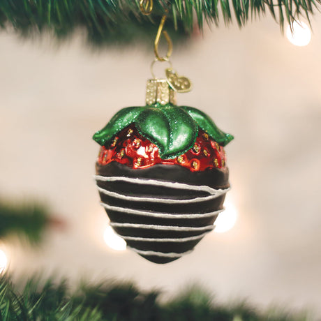 Chocolate-Dipped-Strawberry-Christmas-Ornaments
