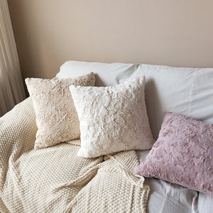 Set of 2 furry throw pillow case and insert great to snuggle  size 18"x18" WITH 450g INSERT