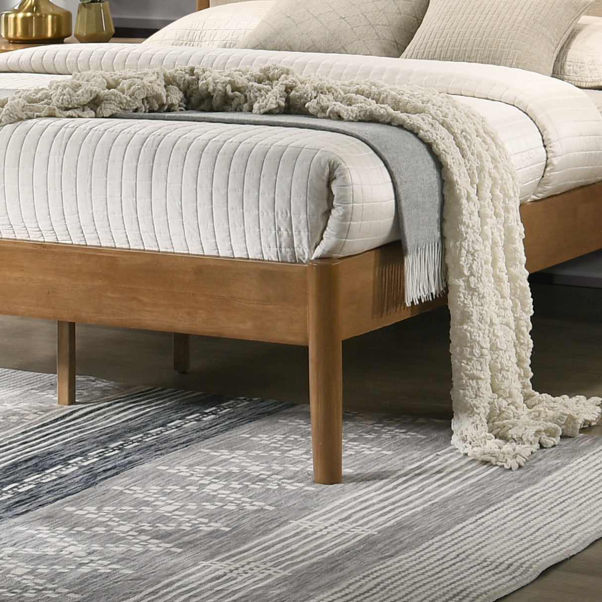 Vichy 4-Piece Rubberwood Queen Bedroom Set