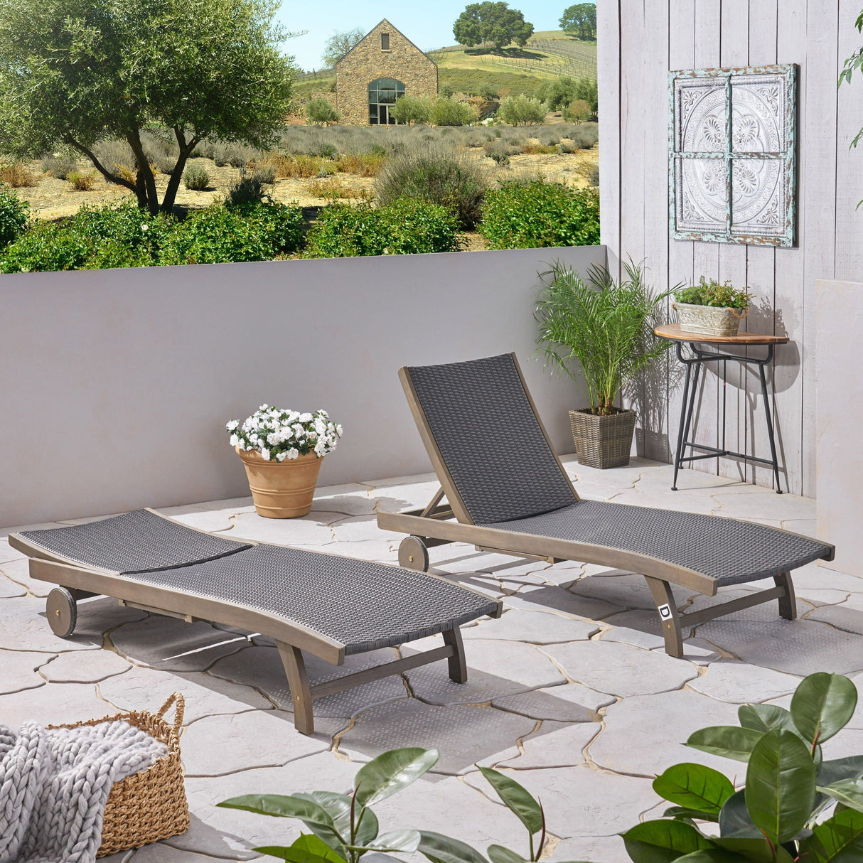 Outdoor Chaise Lounge With Pull-Out Tray And Wicker Seat - Gray