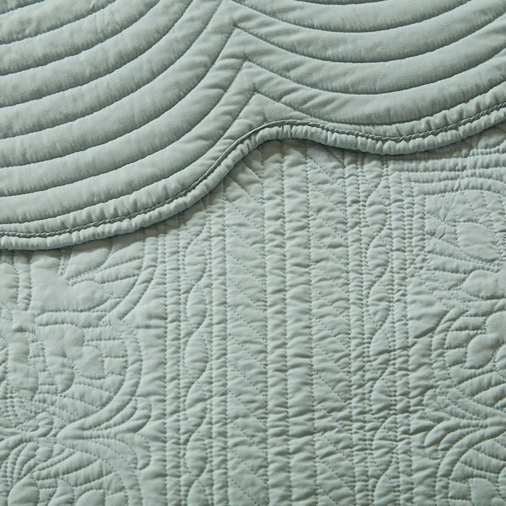 3 piece antimicrobial reversible scalloped edge quilt set king - seafoam - Tuesday Morning - Quilts & Comforters