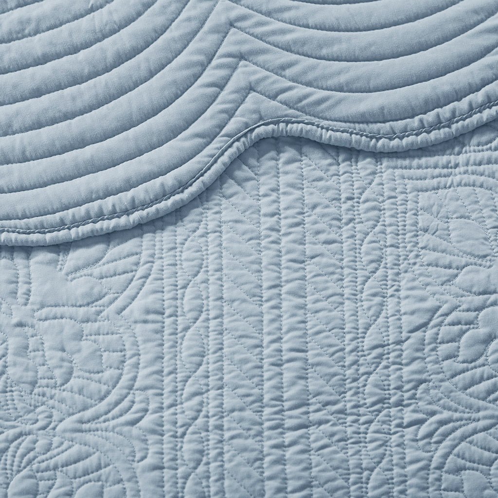 3 piece reversible scalloped edge quilt set queen - blue - Tuesday Morning - Quilts & Comforters