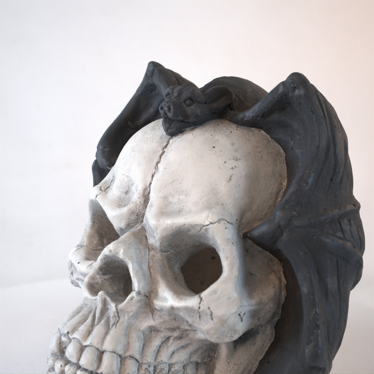 Magnesium Oxide Fire Pit Skull Wall Art Set with Hollow Flame Channel – Beige/Black