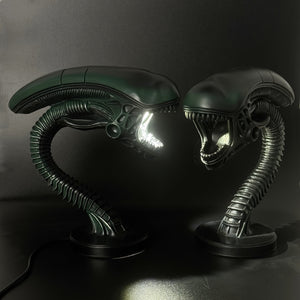 USB Alien Head Lamp – Sci-Fi Resin Desk Light for Bedroom, Office & Halloween Decor