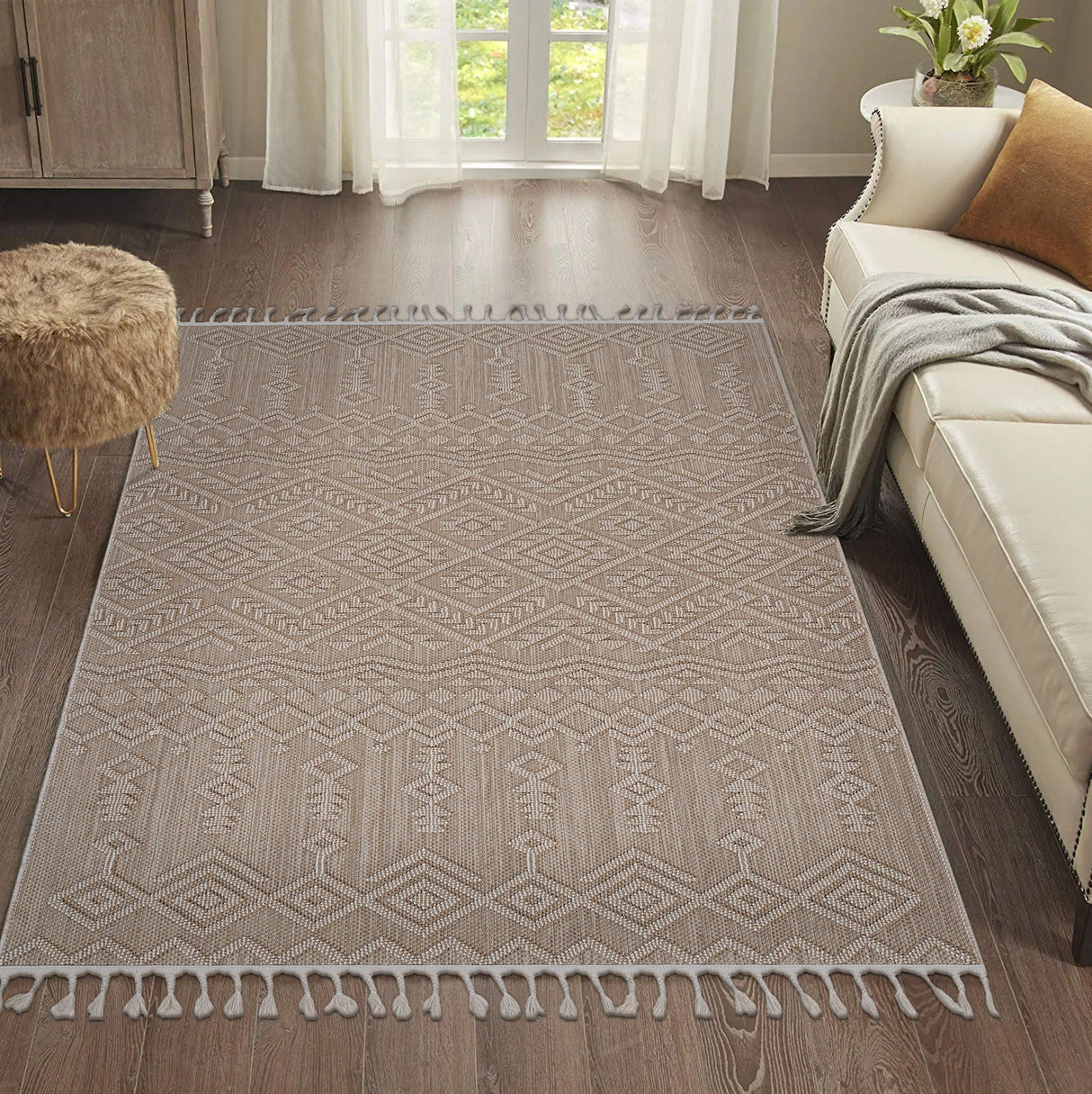 Guros - 8' X 10' Traditional Indoor / Outdoor Area Rug - Natural