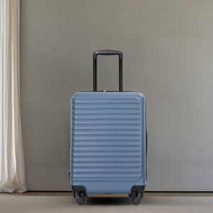 20" Carry On Lightweight Hardside Luggage with Spinner Wheels