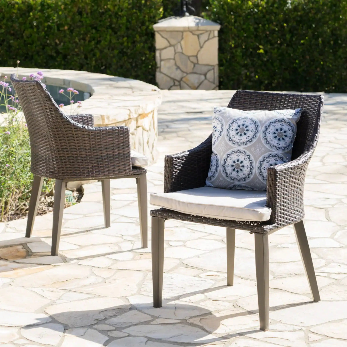 Hillhurst Outdoor Chair Set of 2 with Comfortable Weather Resistant Cushions