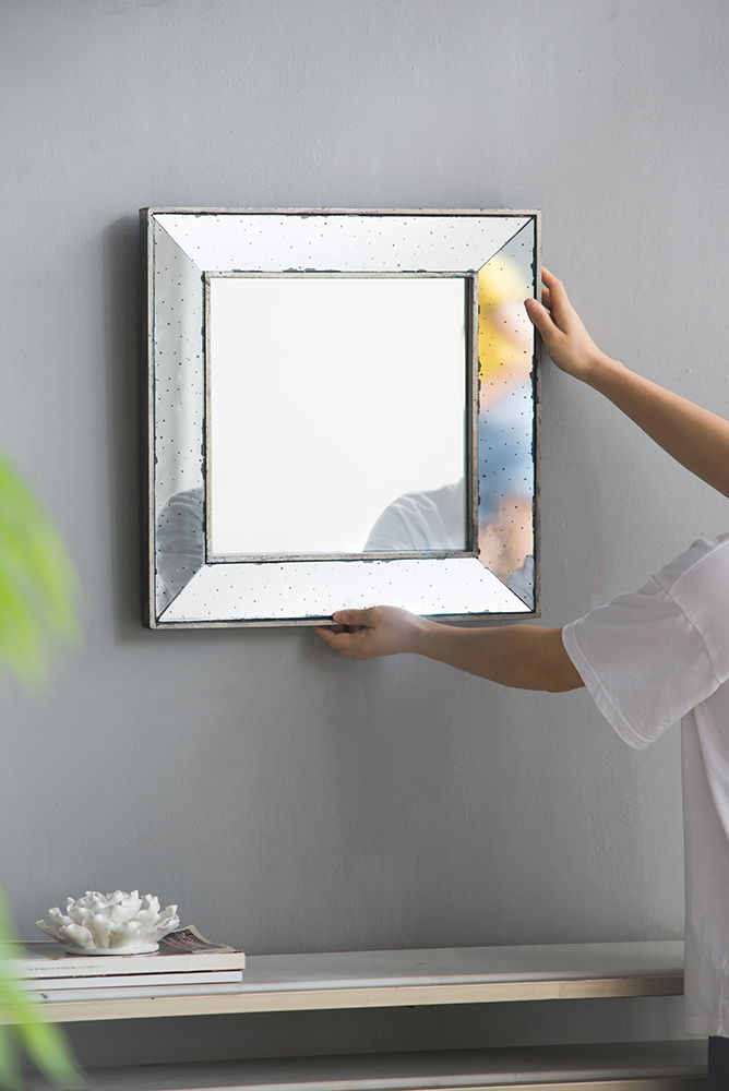 Distressed Accent Mirror, Traditional Style Framed Wall Mirror For Living Room