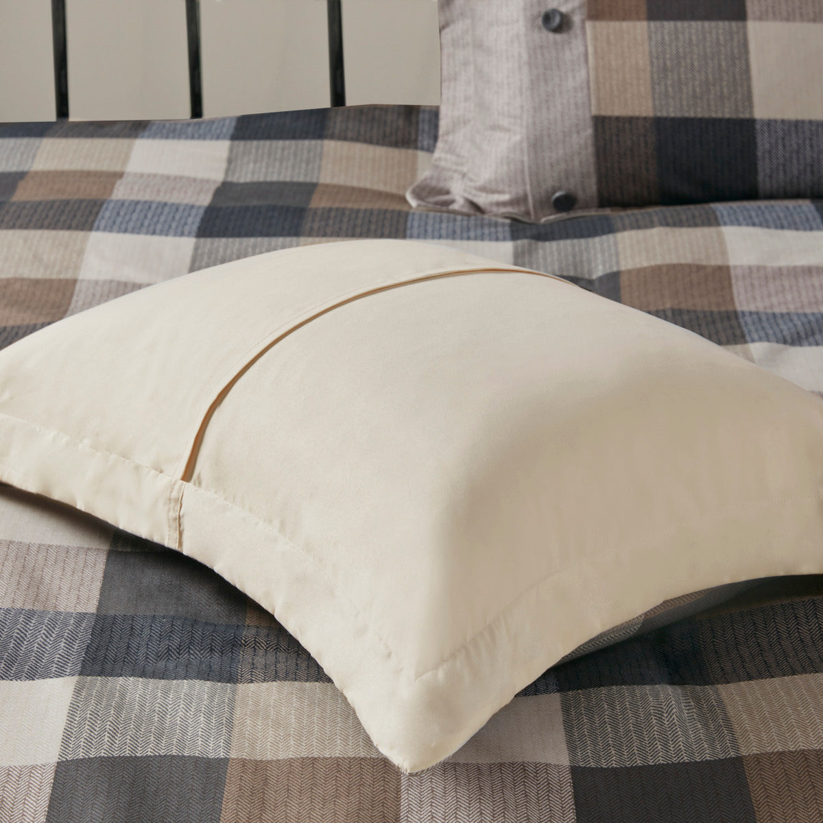 Neutral Herringbone Comforter Set with 15" Drop Bed Skirt - California King