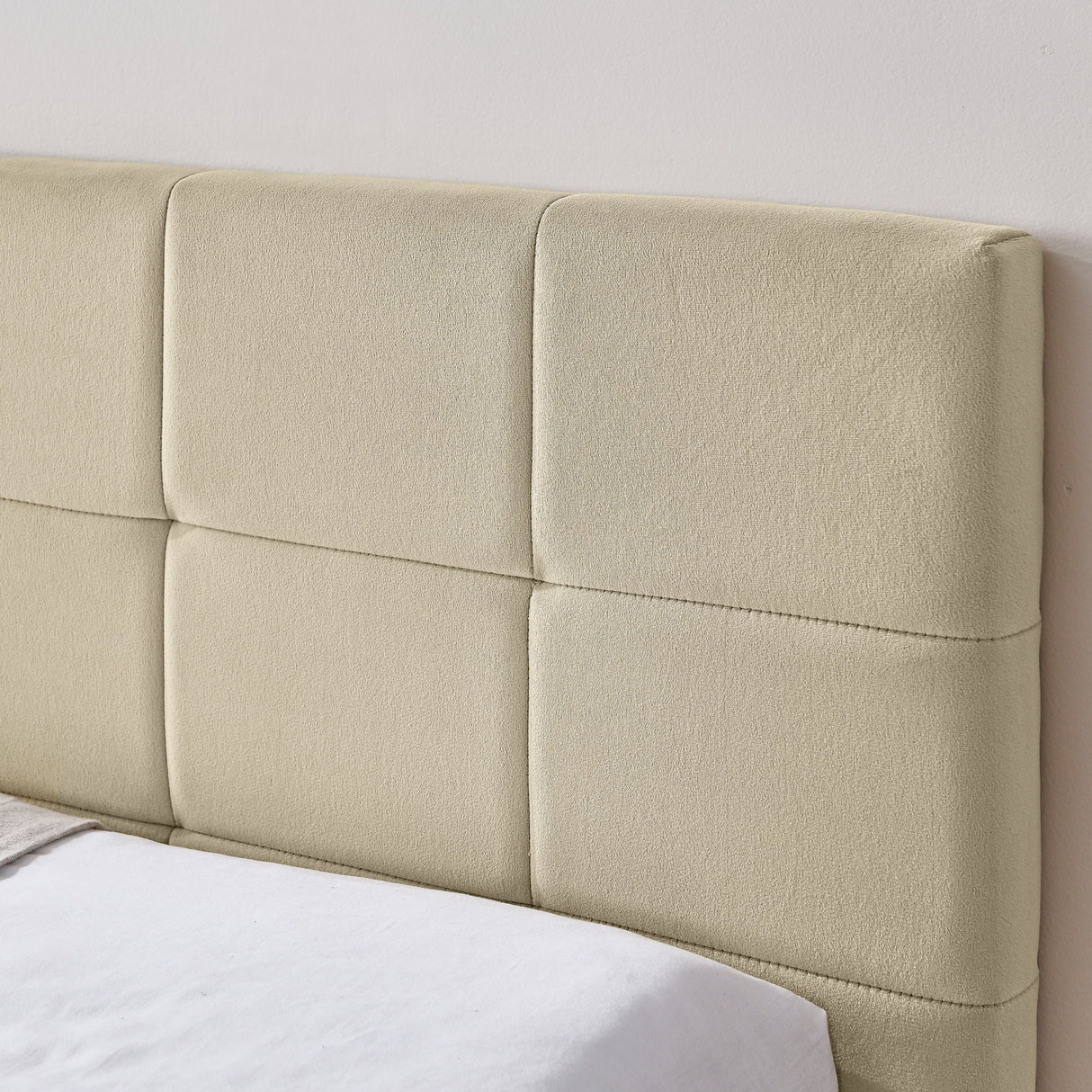 Mid-Century Storage Upholstered Tufted Bed Frame With Backrest And Armrests
