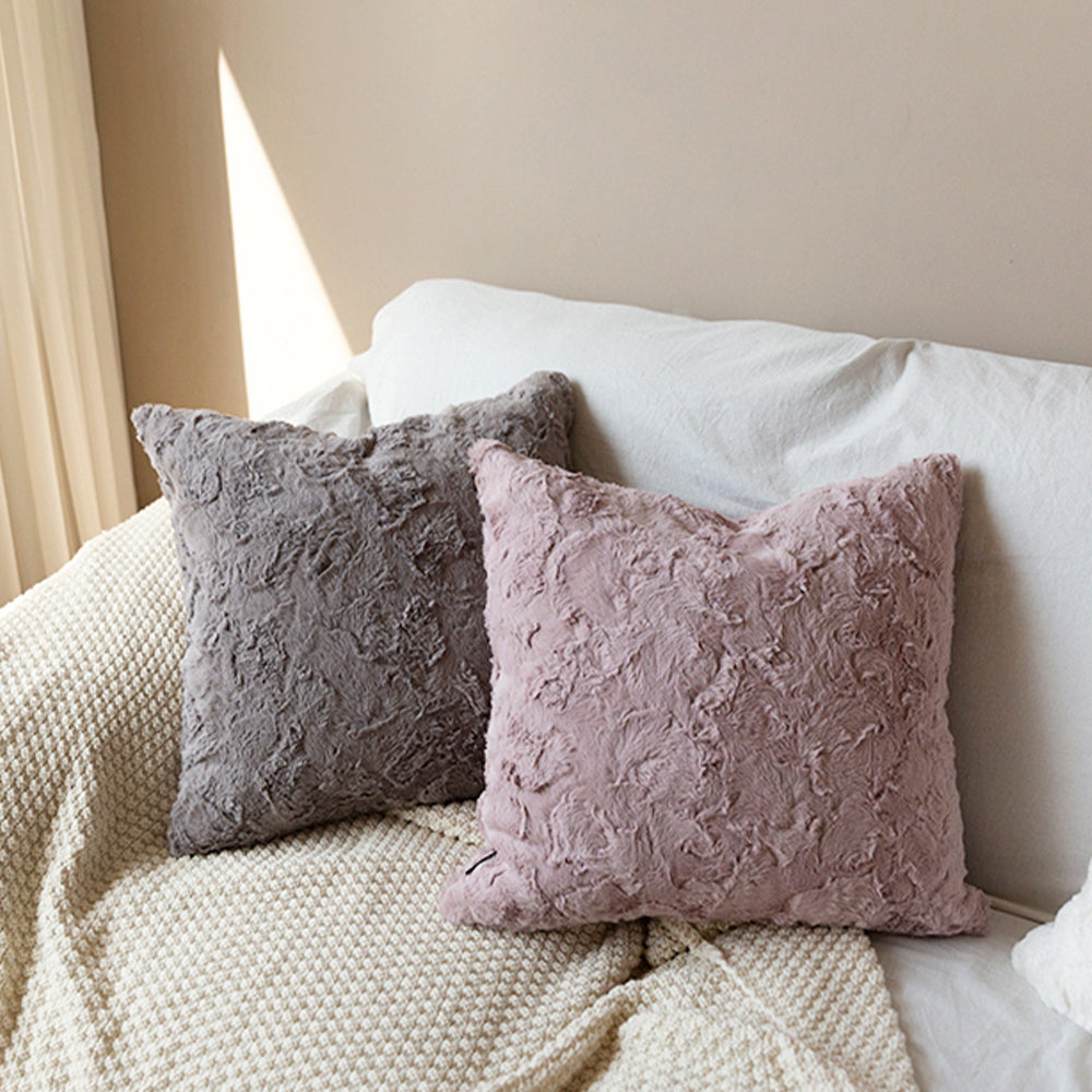 Double sides furry throw pillow case and insert great to snuggle  size 18"x18" WITH 450g INSERT