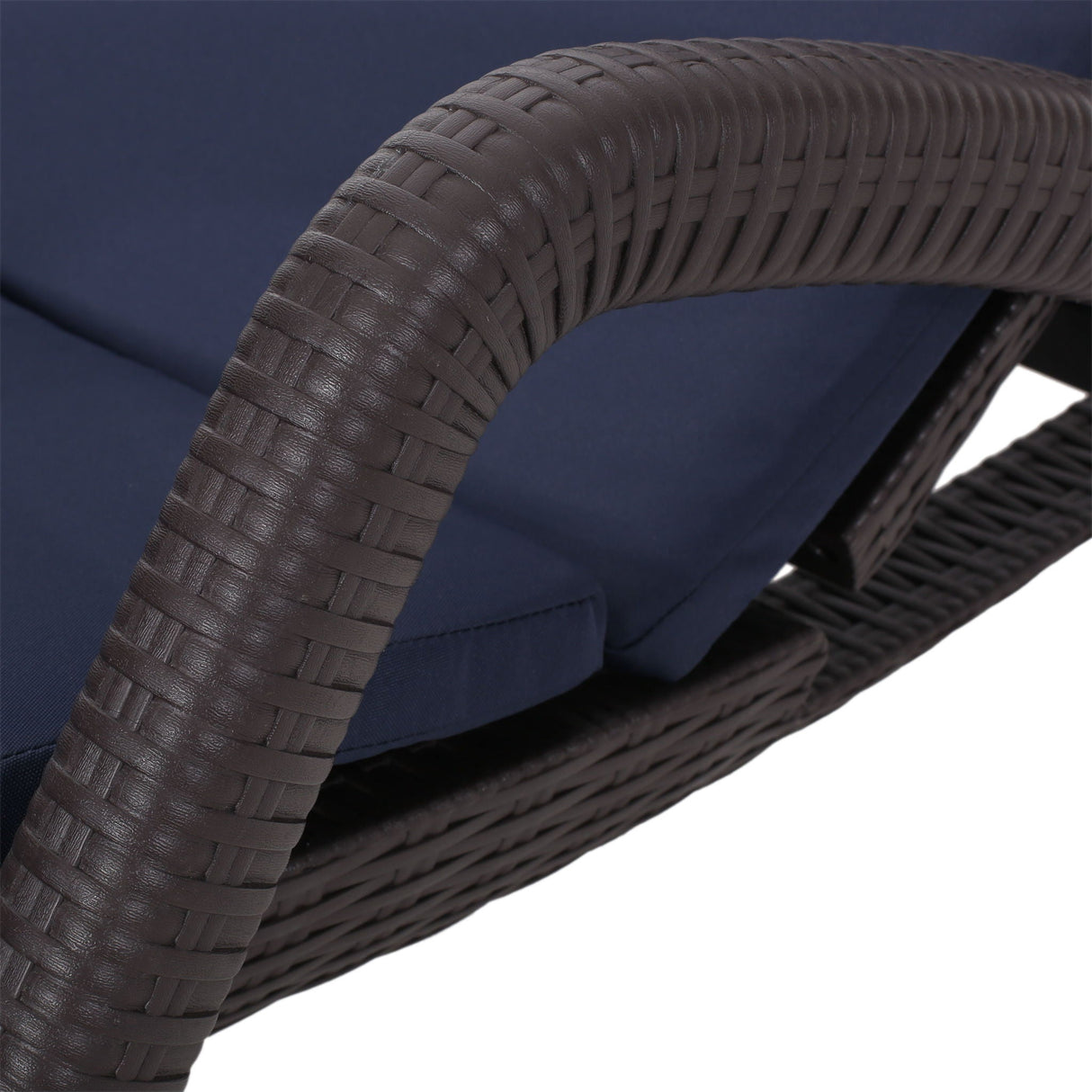 Mikael - Chaise Lounge With Cushion