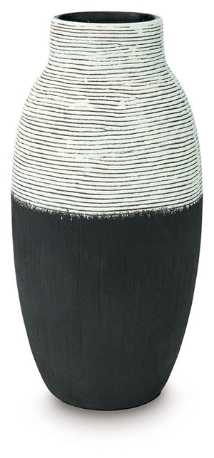 Girtha - Vase