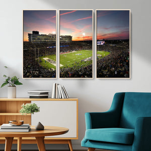 The University of Connecticut UCONN Huskies Football Team