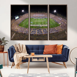 The University of Connecticut UCONN Huskies Football Team