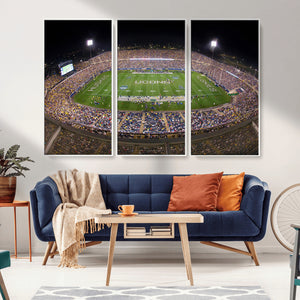 The University of Connecticut UCONN Huskies Football Team