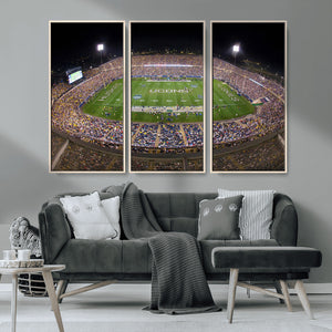 The University of Connecticut UCONN Huskies Football Team