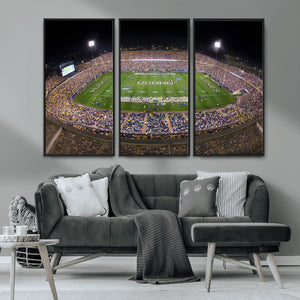 The University of Connecticut UCONN Huskies Football Team