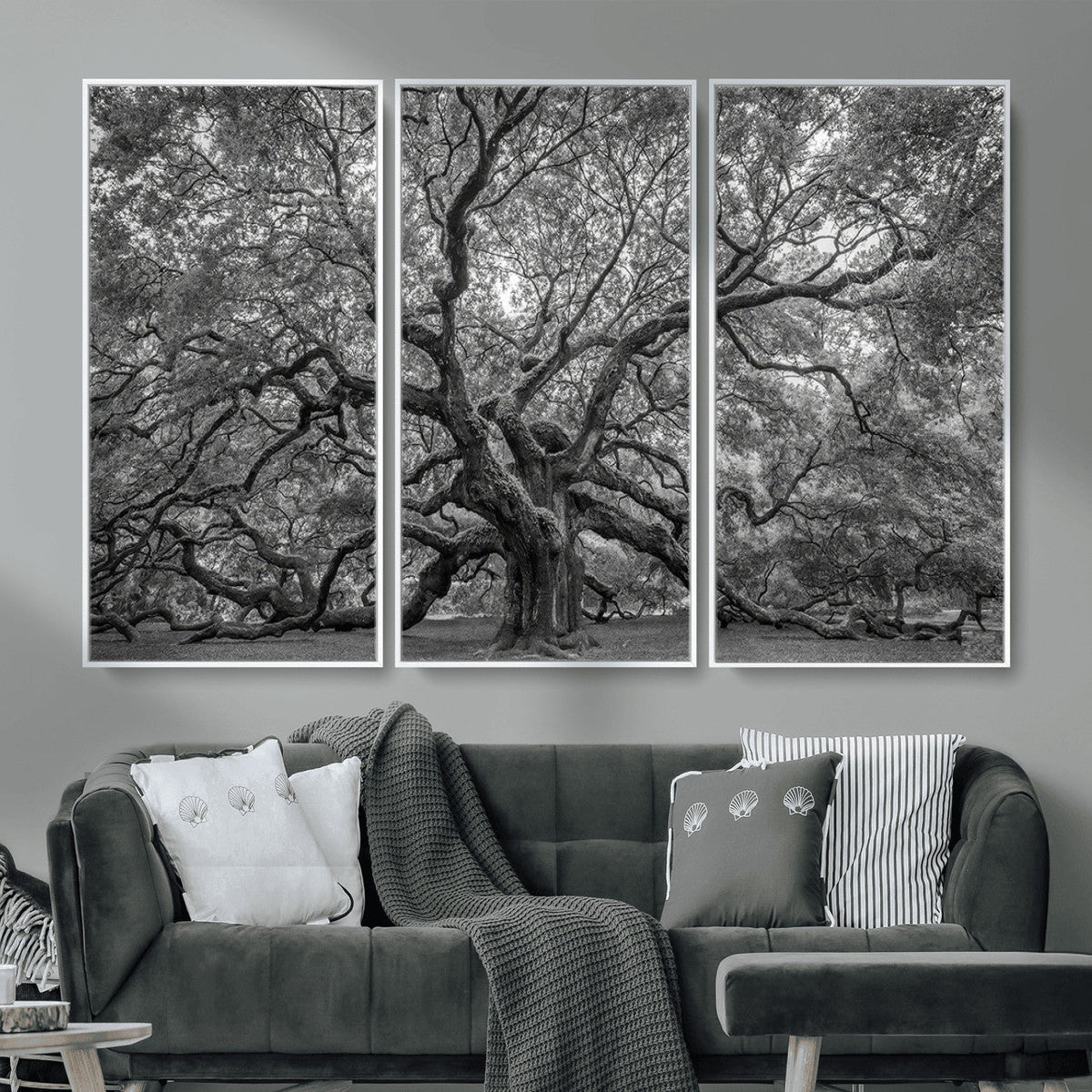 Majestic Angel Oak Tree Black and White Canvas Print – Multi