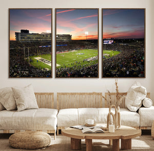 The University of Connecticut UCONN Huskies Football Team