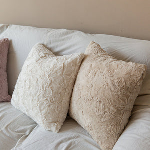 Double sides furry throw pillow case and insert great to snuggle  size 18"x18" WITH 450g INSERT