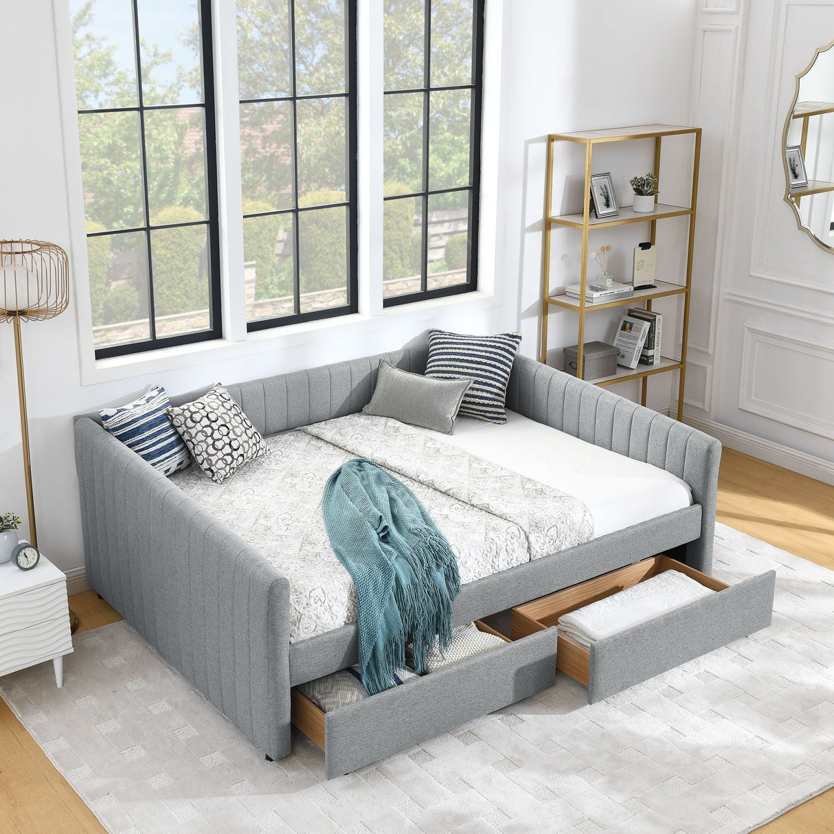 Upholstered Queen Daybed With 2 Drawers