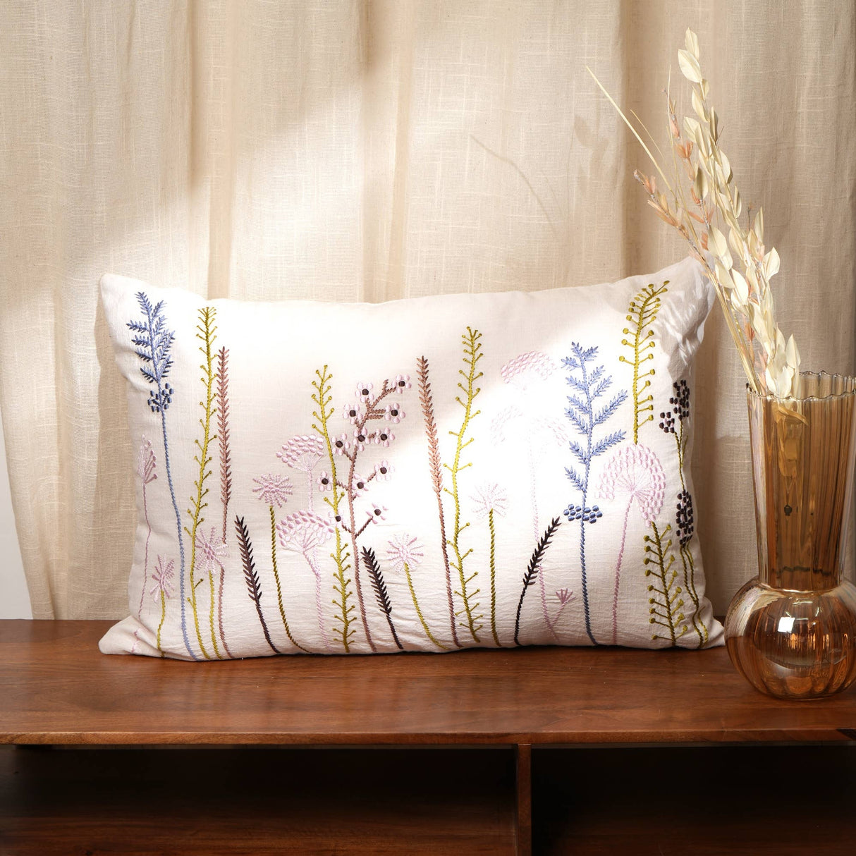 Floral Elegance Decorative Throw Pillow-18X18' - Elegant Pillow for Living Room, Bedroom & Home Décor