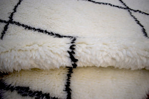 Contemporary Black And White Hand Woven Wool Area Rug