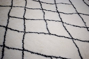 Contemporary Black And White Hand Woven Wool Area Rug