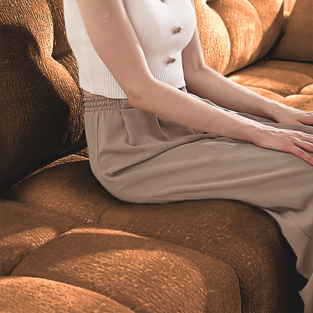 Modern Ergonomic Single Seater Sofa With High Resilience Cushions