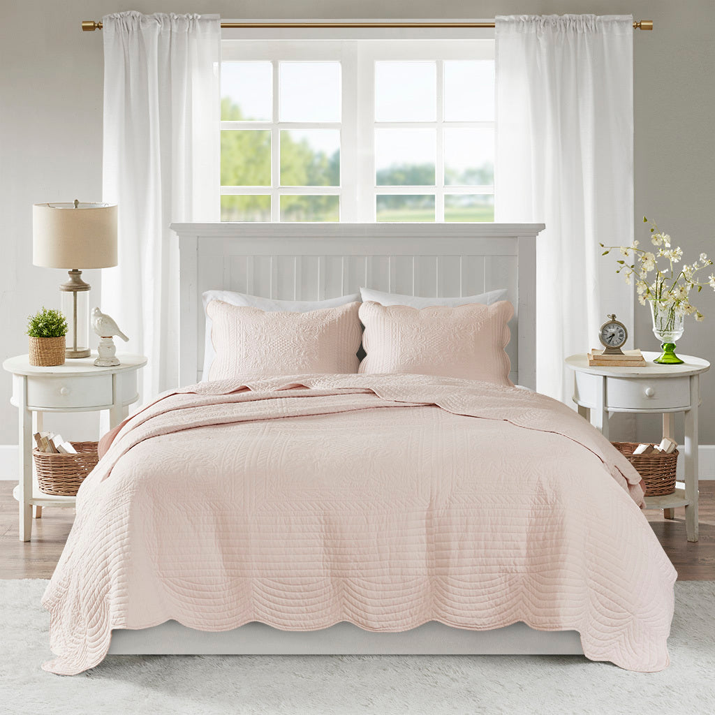 3 Piece Reversible Scalloped Edge Quilt Set Blush Full/Queen