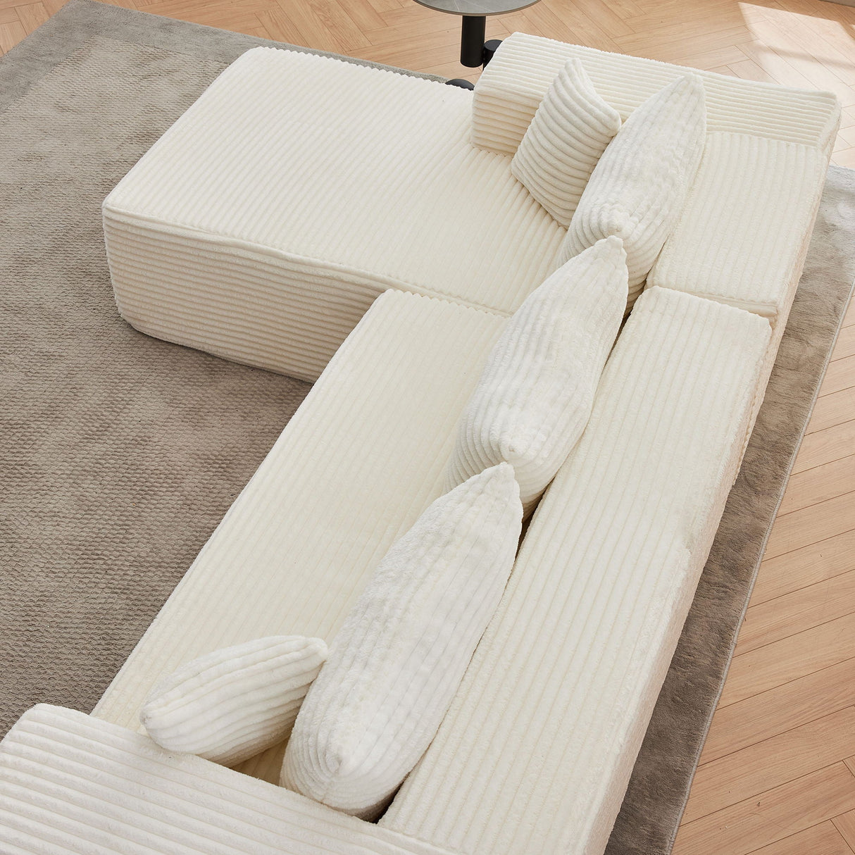 Modular Sofa With Square Legs