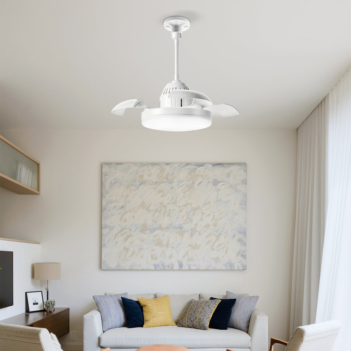 Bulb-Type Small Ceiling Fan with Retractable Blades and Remote Control