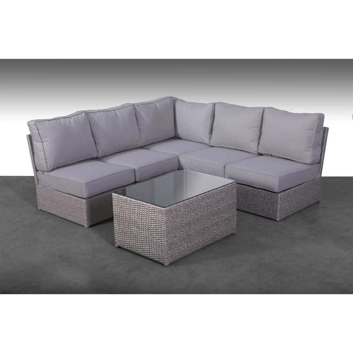 Comfortable Modern Patio Rattan Sectional Set With Cushions