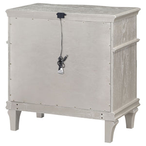 Evangeline - 3 Drawer Nightstand - Oak