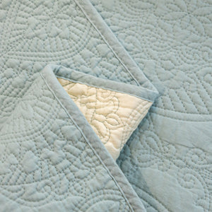Baroque Sofa Cover – Quilted Cotton, Non-Slip, Washable with Ornate Embroidery