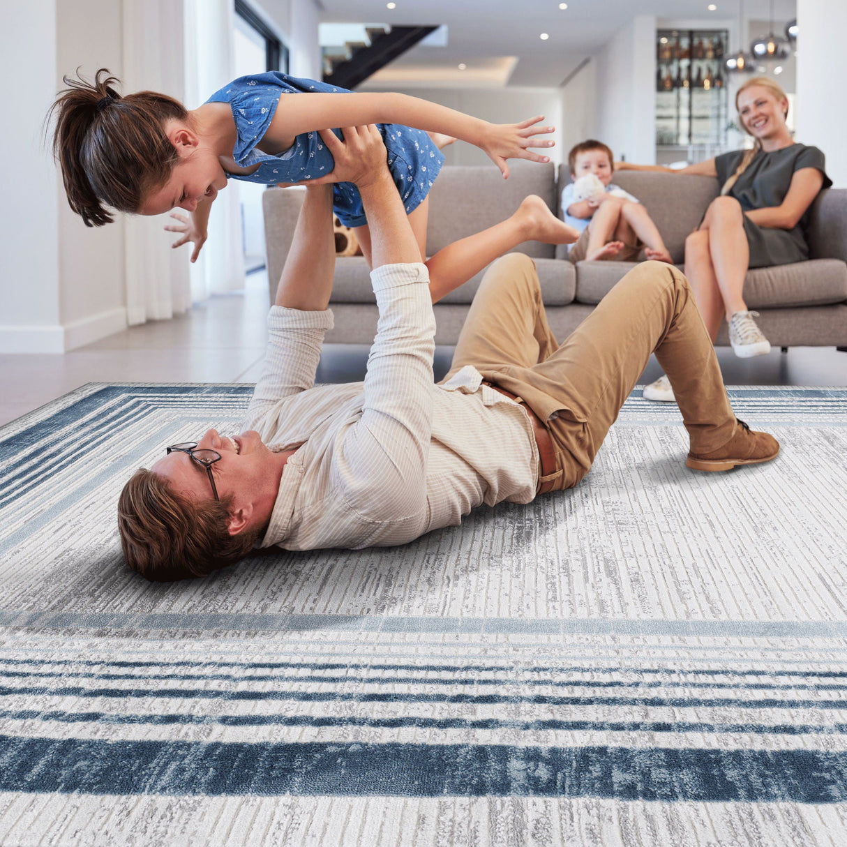 Marfi - 6' X 9' Bordered Area Rug - Blue / Ivory