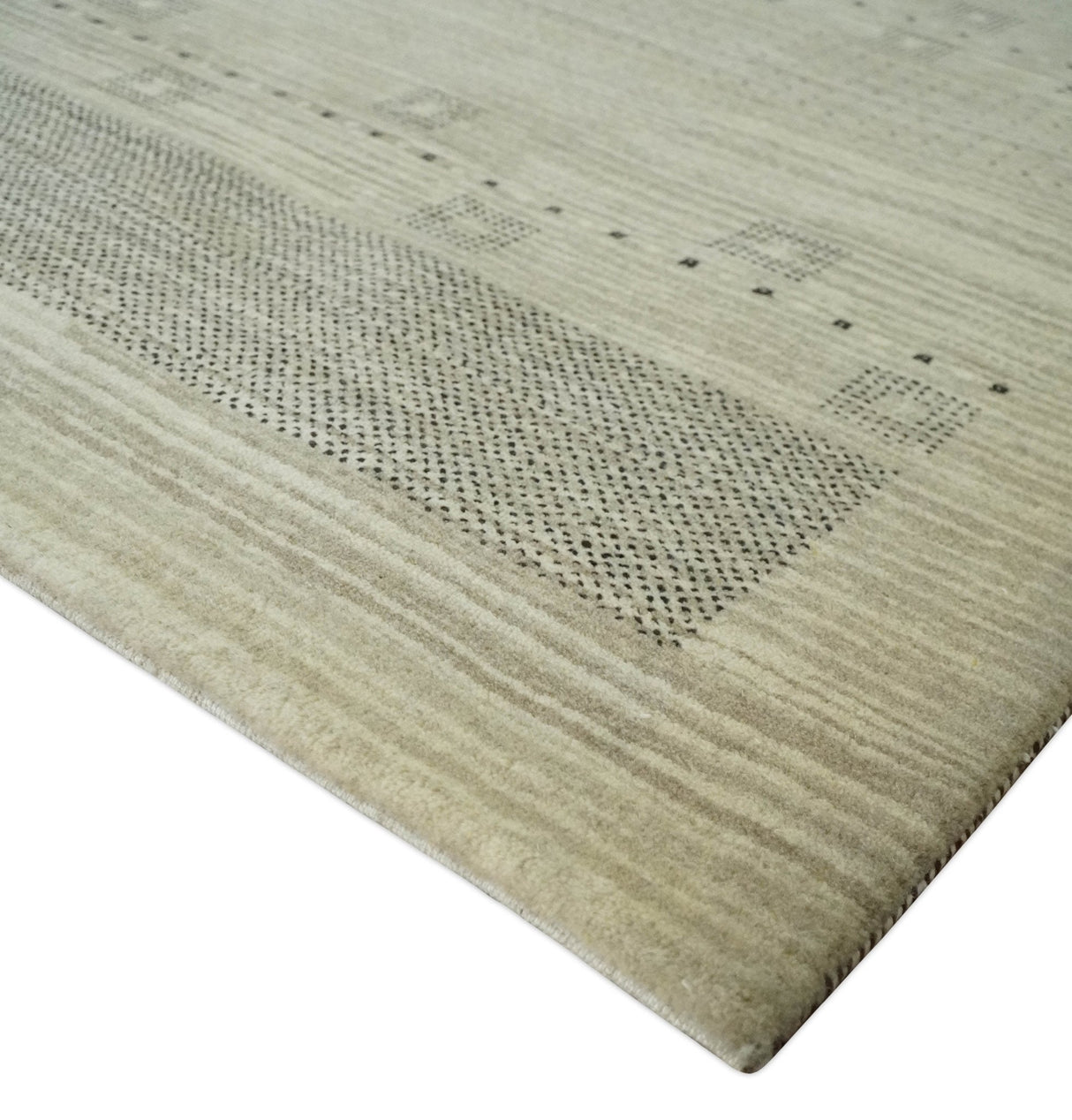 5x7 Beige and Gray  Wool Hand Knotted Southwestern Gabbeh Rug