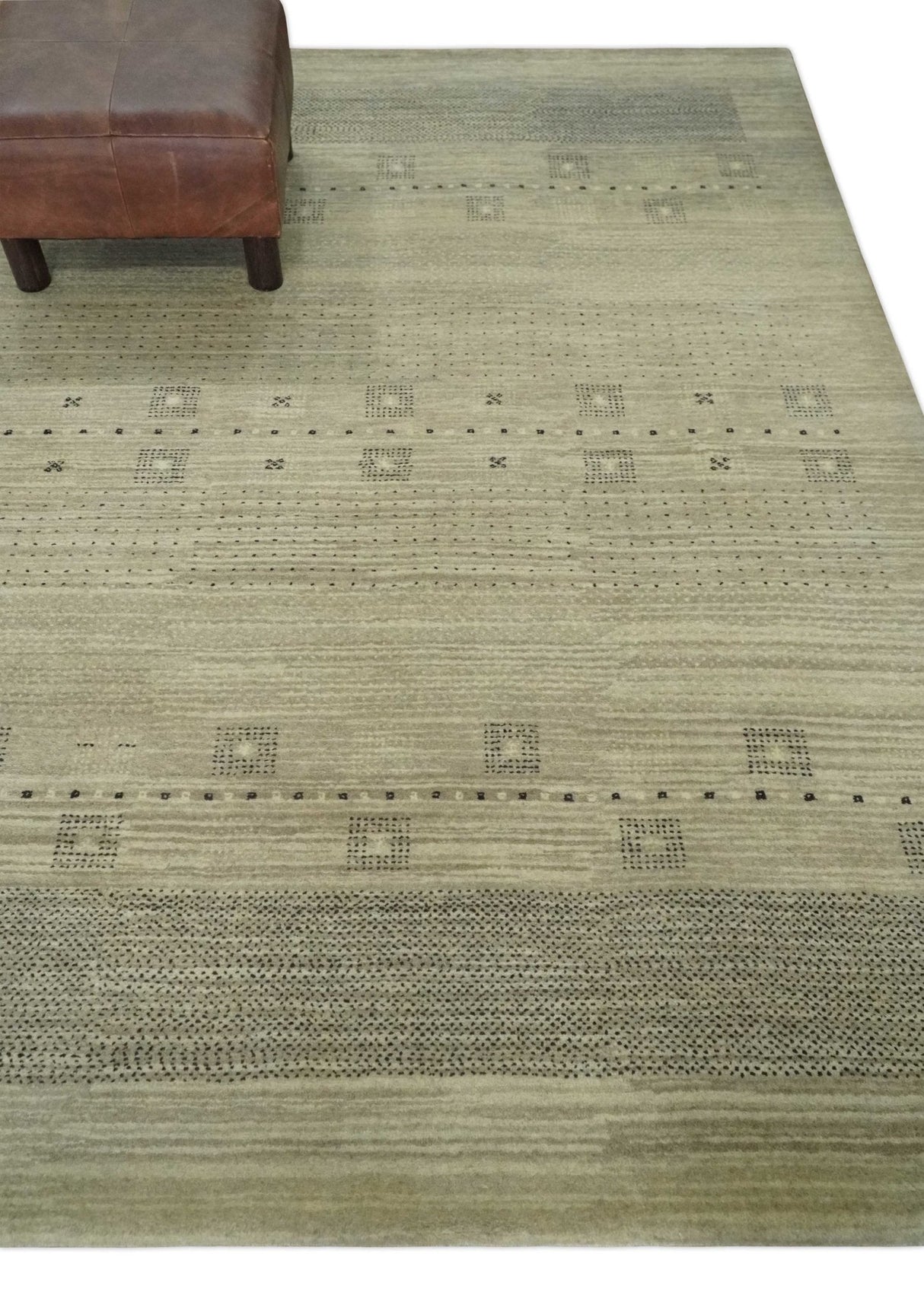 5x7 Beige and Gray  Wool Hand Knotted Southwestern Gabbeh Rug