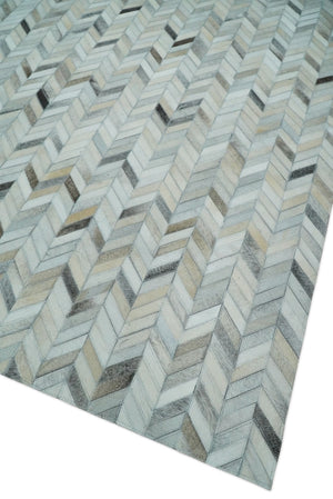 Modern Chevron Design Ivory and Silver Handmade Area Rug