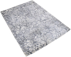 Modern Floral Silver And Ivory Hand Loom Viscose 5x8 Area Rug