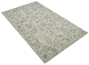 Hand Tufted Beige and Silver Wool Textured Loop 5x8 Area Rug