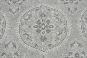 Traditional Silver and Gray Hand Tufted 5x8 Wool Area Rug