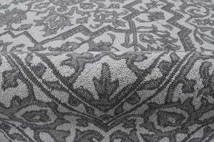 Gray and Silver Traditional Design Hand Tufted 5x8 Wool Area Rug