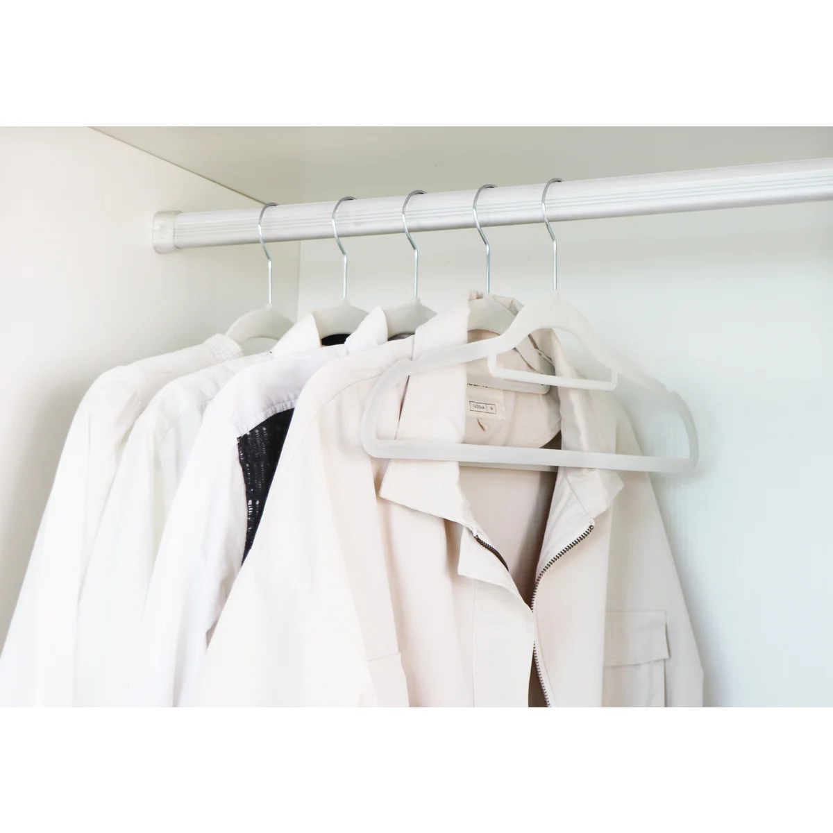 120 Pack of Premium Velvet Non-Slip Hangers with 360 Degree Rotatable Hook