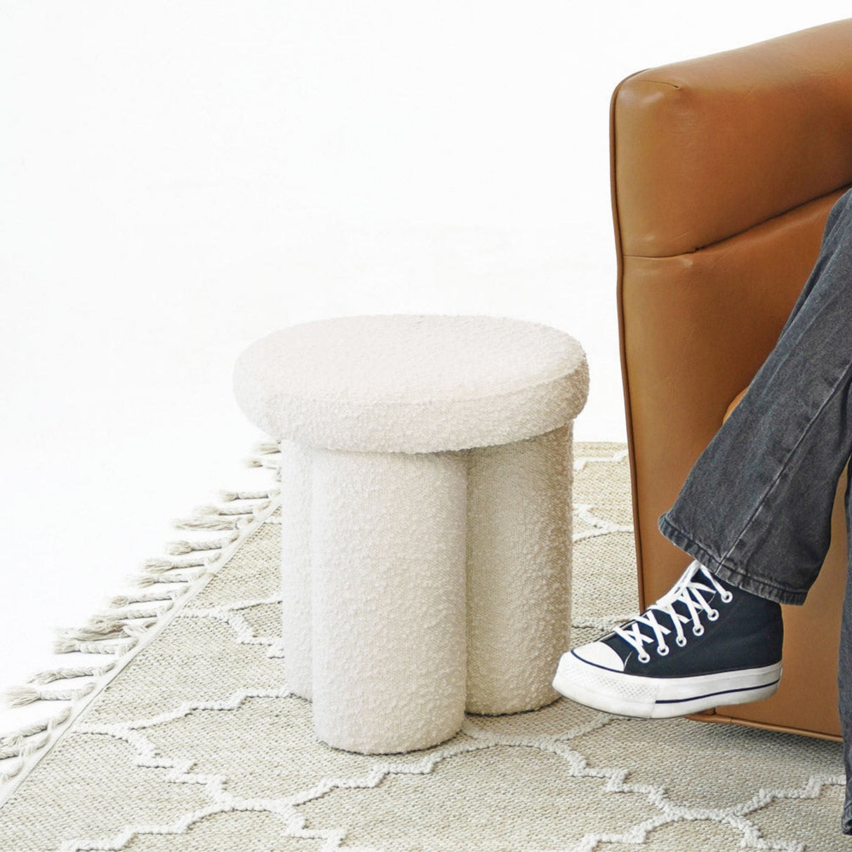 Wesley - Stool - Ivory