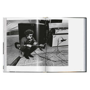 Daniel Kramer. Bob Dylan. A Year and a Day (English)