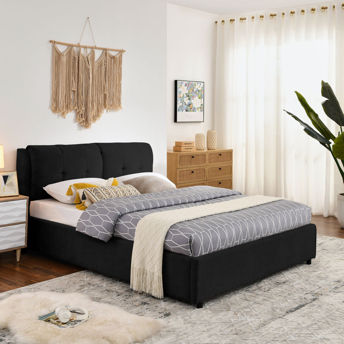 Storage Upholstered Hydraulic Platform Bed With Integrated Headboard