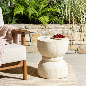 U_Style Outdoor Concrete Side Table
