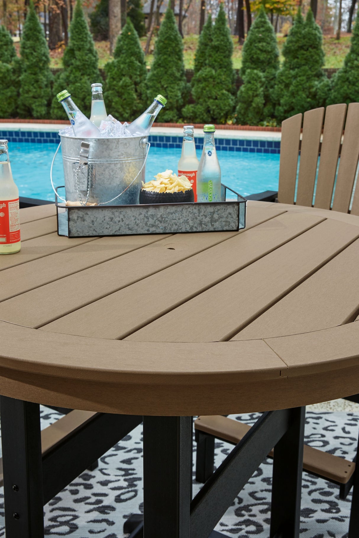 Fairen Trail - Round Bar Table w/Umb OPT - Black / Driftwood